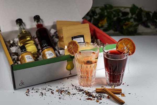 Christmas & Cocktails Celebration (Box für 4 Drinks)